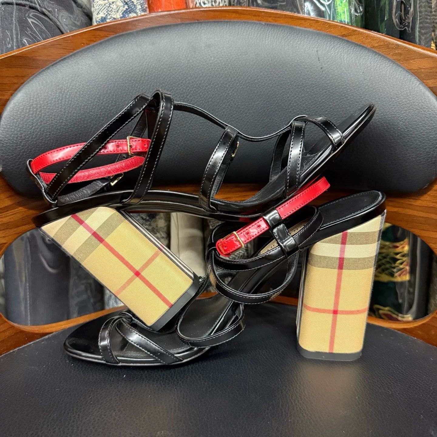 Burberry Burberry Plaid Lowtop Sneakers 38 Women Size US 7.5 / IT 37.5 - 7 Thumbnail