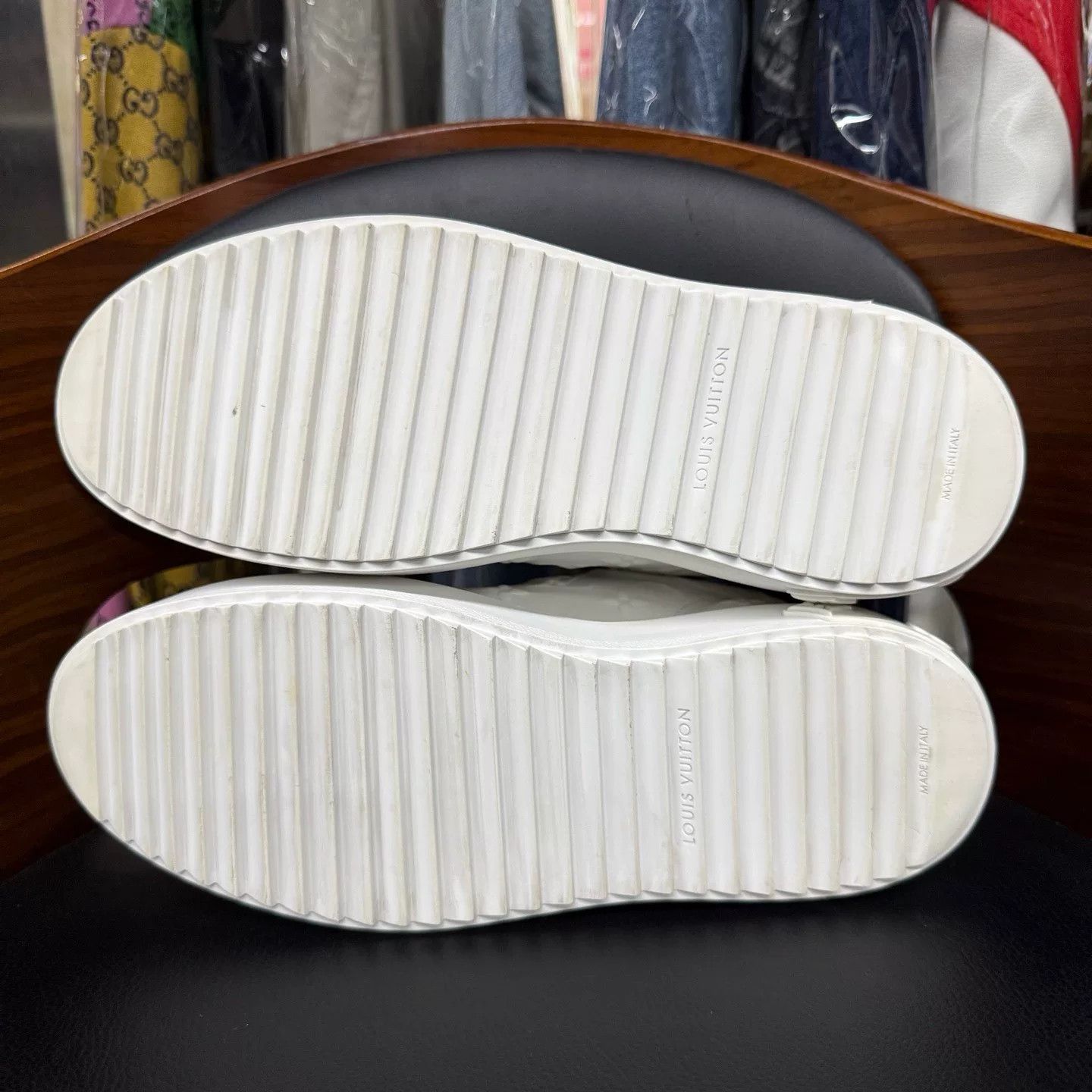 Louis Vuitton Louis Vuitton Lowtop Sneakers 38 Women Size US 7.5 / IT 37.5 - 9 Thumbnail