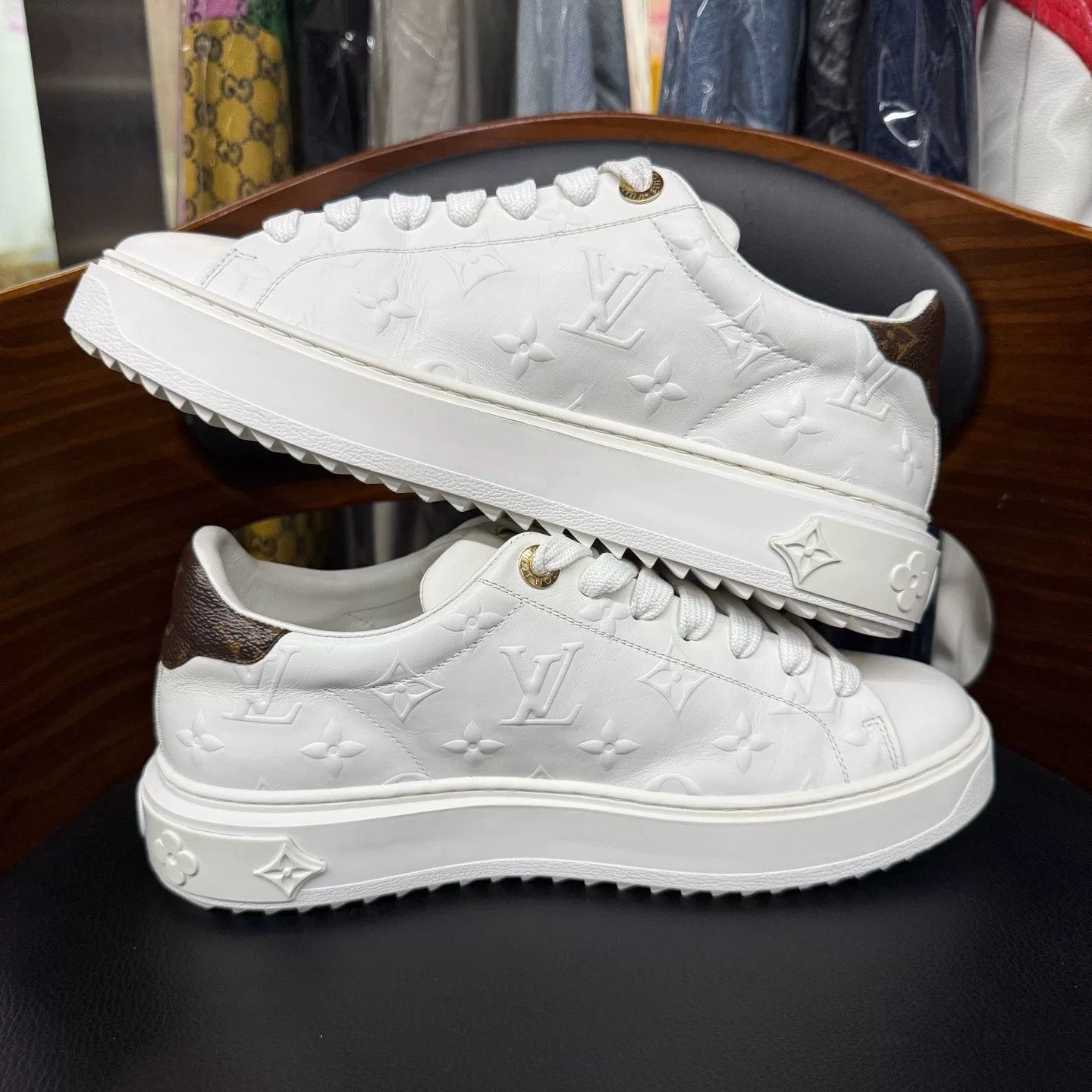 Louis Vuitton Louis Vuitton Lowtop Sneakers 38 Women Size US 7.5 / IT 37.5 - 7 Thumbnail