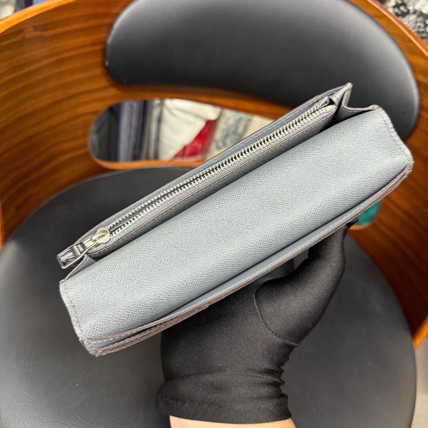 Louis Vuitton Louis Vuitton Leather Long Gray Item 42.5 Men Size ONE SIZE - 5 Thumbnail
