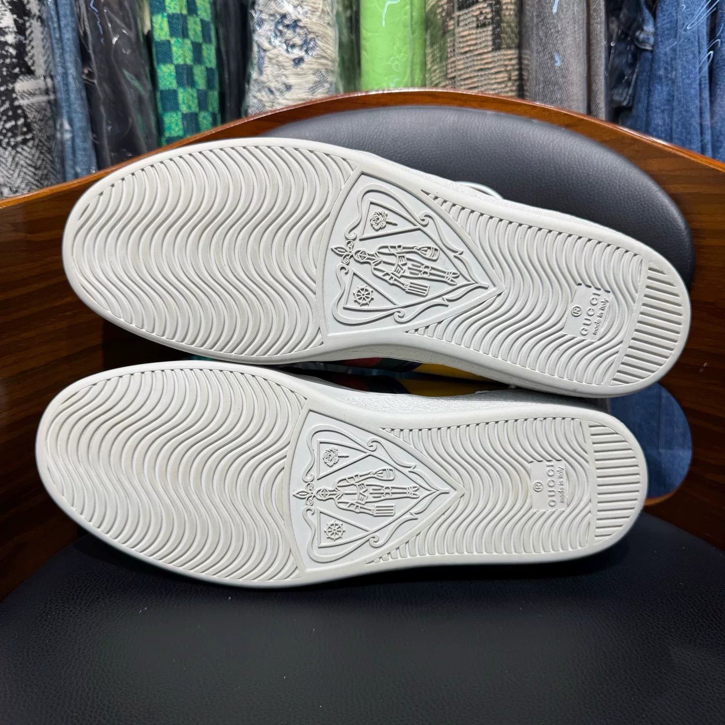 Gucci Gucci Yellow Lowtop Sneakers 43 Men Size US 10 / EU 43 - 9 Thumbnail