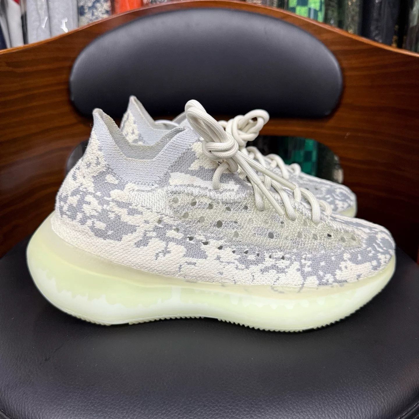 Adidas Adidas YEEZY380 Gray Lowtop Sneakers 39 Men Size US 6.5 / EU 39-40 - 4 Thumbnail