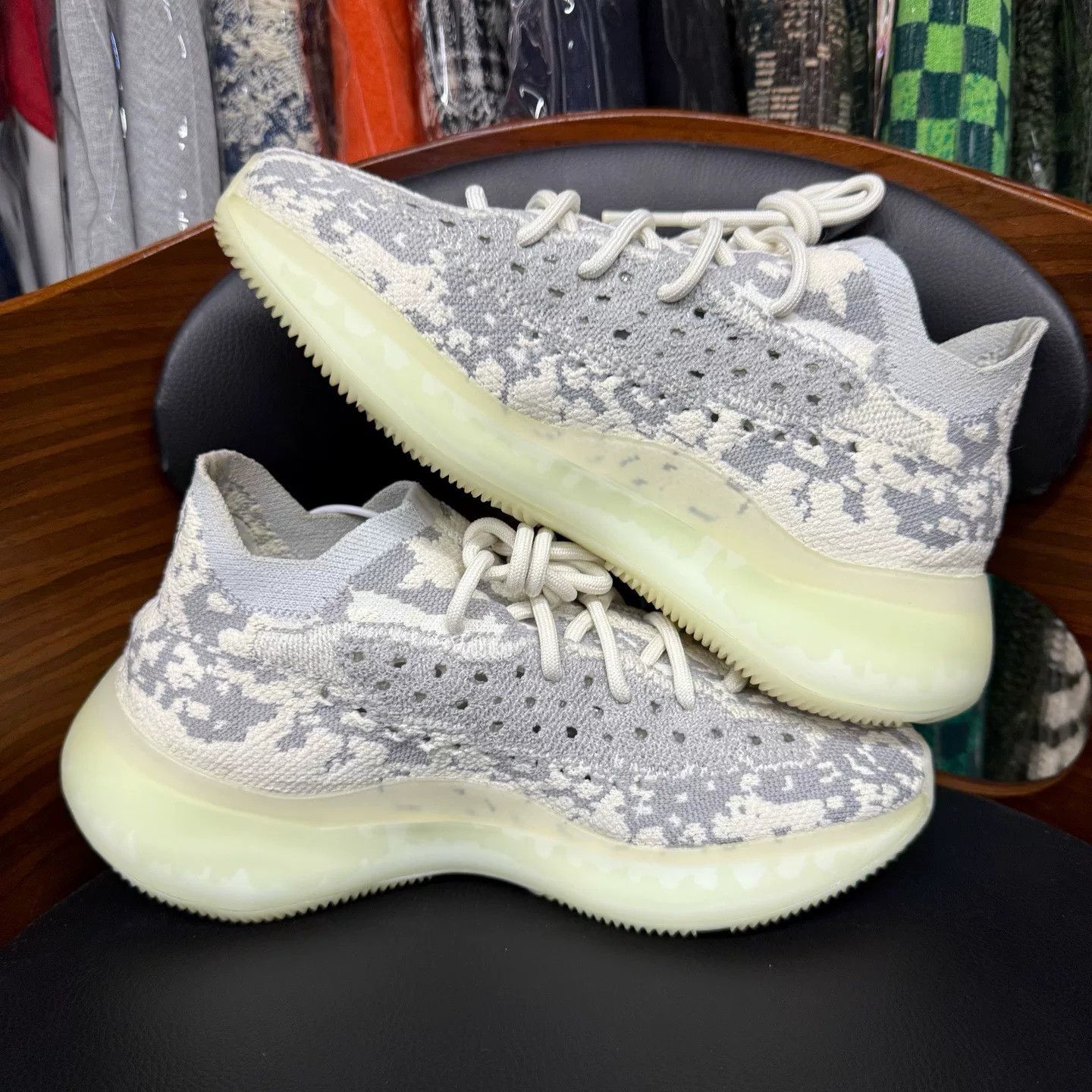 Adidas Adidas YEEZY380 Gray Lowtop Sneakers 39 Men Size US 6.5 / EU 39-40 - 7 Thumbnail