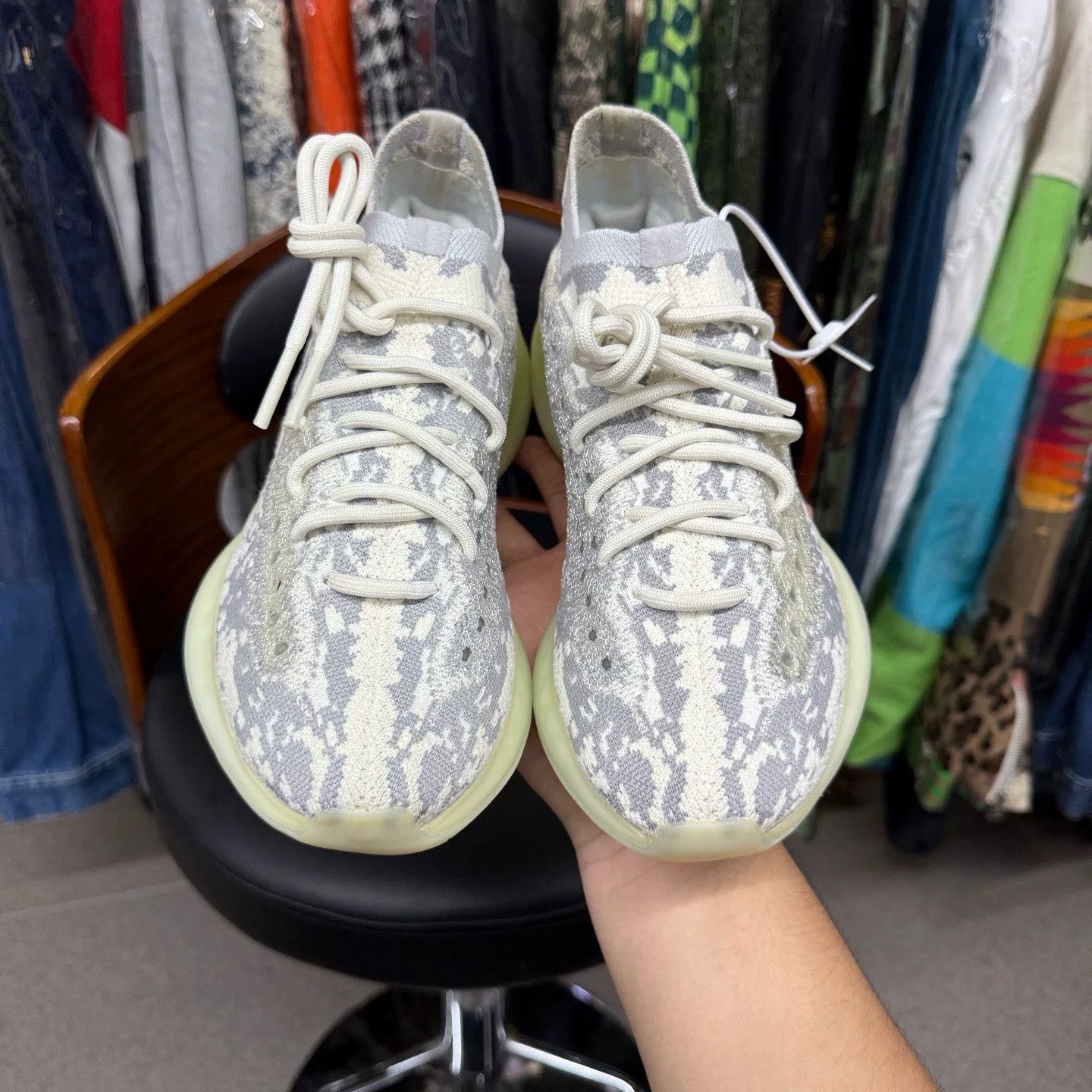 Adidas Adidas YEEZY380 Gray Lowtop Sneakers 39 Men Size US 6.5 / EU 39-40 - 5 Thumbnail