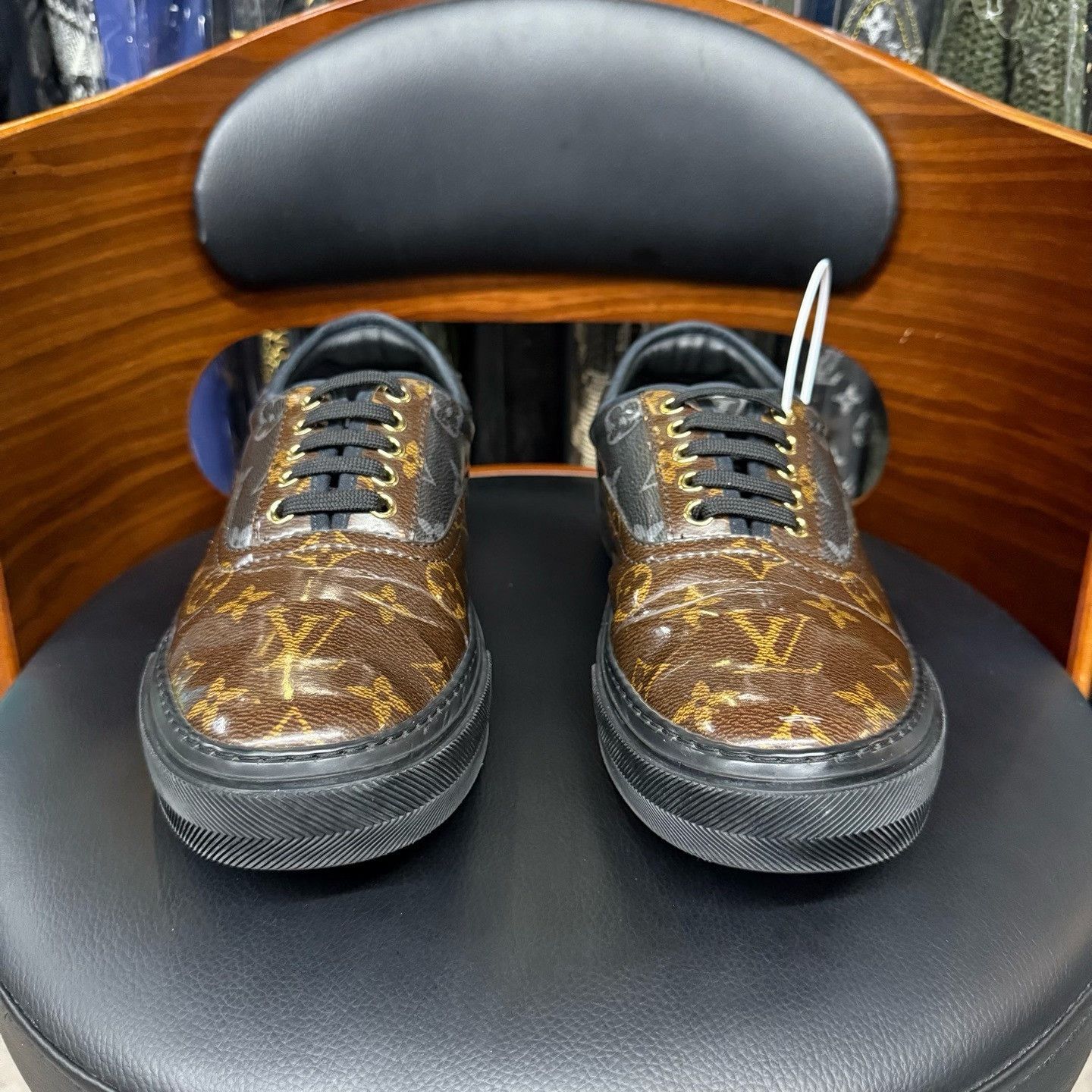 Louis Vuitton Louis Vuitton Casual Lowtop Sneakers 41 Men Size US 8.5 / EU 41-42 - 2 Thumbnail