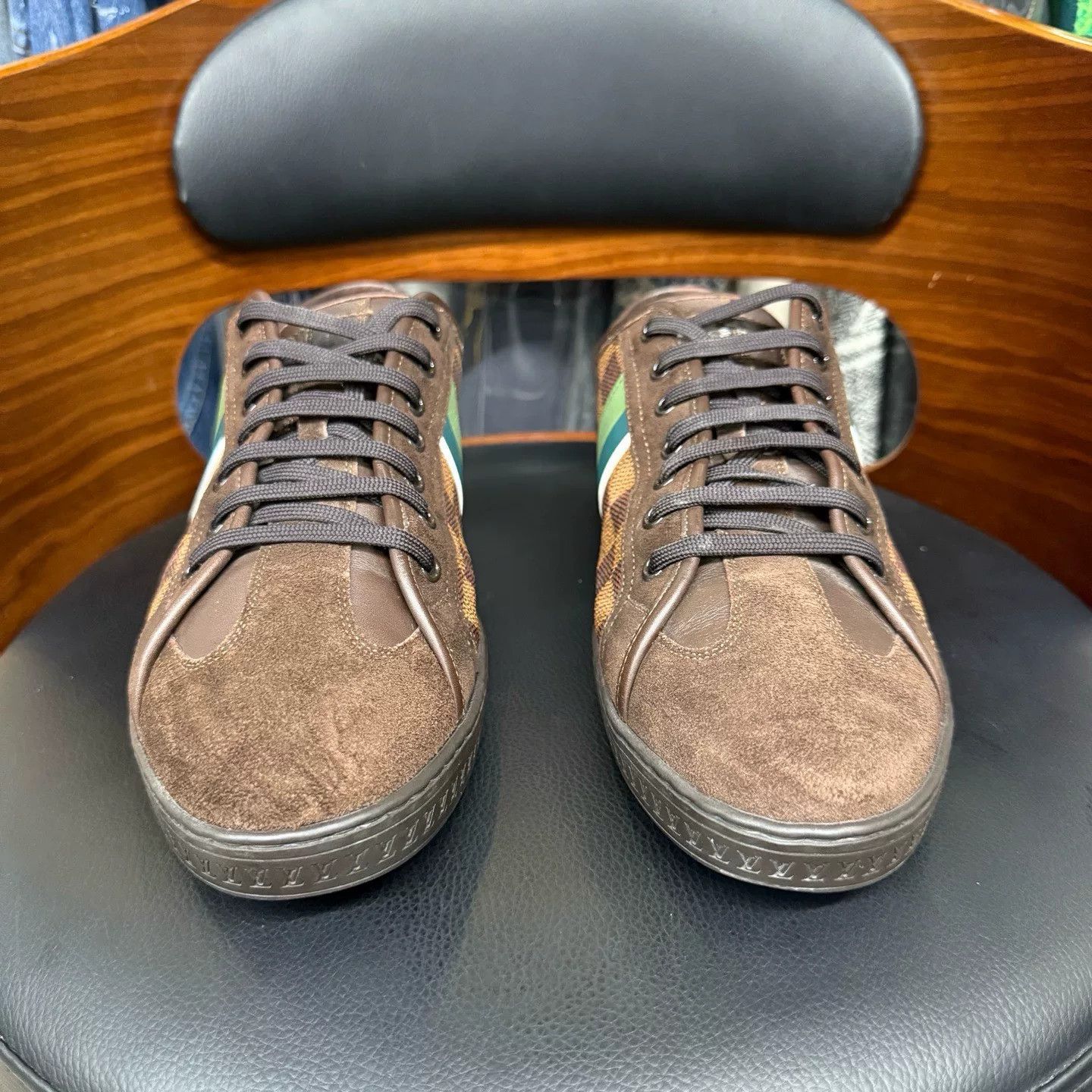 Louis Vuitton Louis Vuitton Checkered Lowtop Sneakers 42.5 Men Size US 9.5 / EU 42-43 - 2 Thumbnail