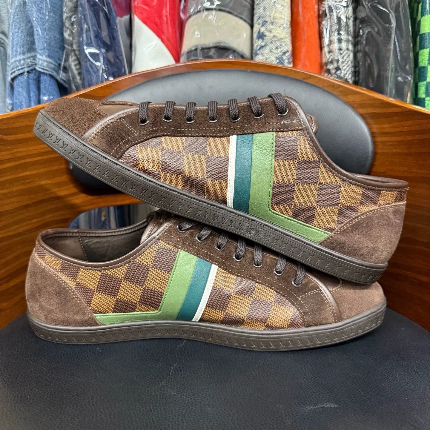 Louis Vuitton Louis Vuitton Checkered Lowtop Sneakers 42.5 Men Size US 9.5 / EU 42-43 - 7 Thumbnail