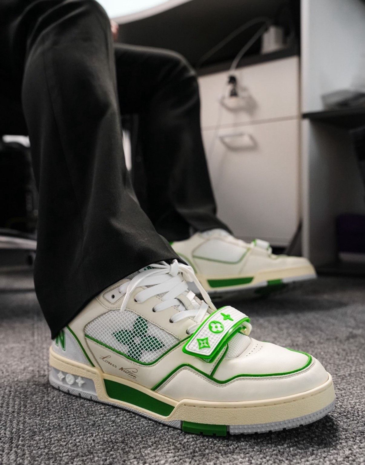 Louis Vuitton Louis Vuitton Training Green Lowtop Sneakers 43.5 Men Size US 10.5 / EU 43-44 - 9 Thumbnail