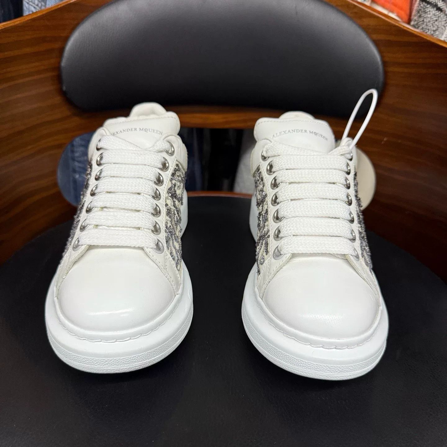 Alexander McQueen Alexander McQueen White Lowtop Sneakers 36 Women Size US 6 / IT 36 - 2 Thumbnail