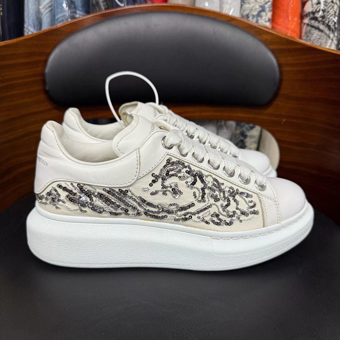Alexander McQueen Alexander McQueen White Lowtop Sneakers 36 Women Size US 6 / IT 36 - 4 Thumbnail