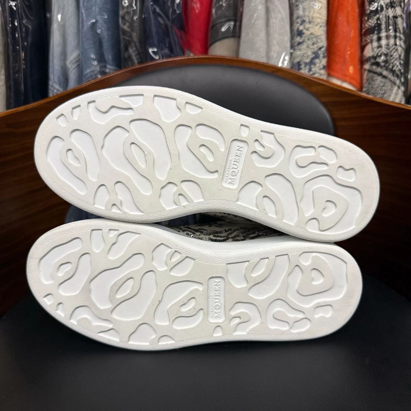 Alexander McQueen Alexander McQueen White Lowtop Sneakers 36 Women Size US 6 / IT 36 - 9 Thumbnail