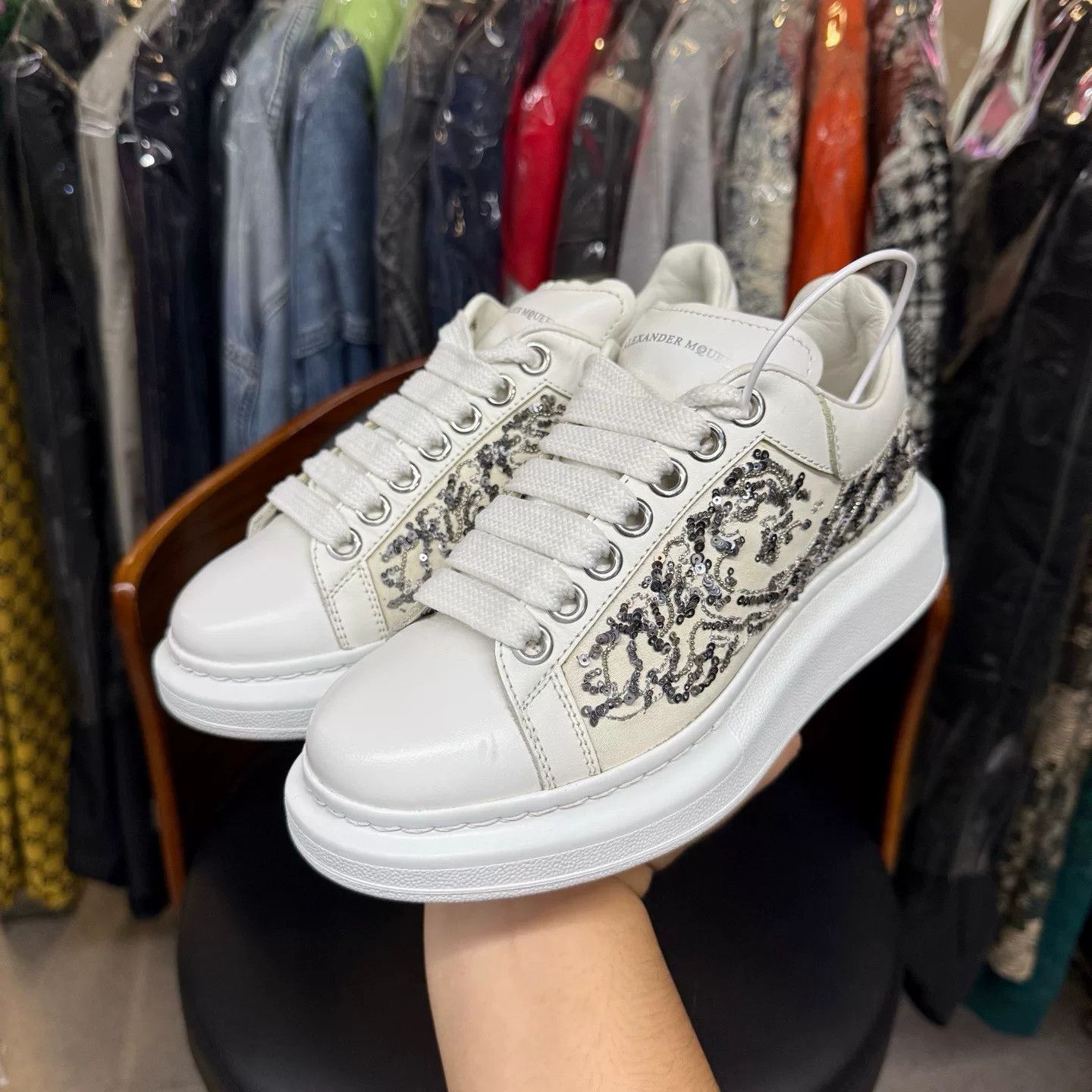 Alexander McQueen Alexander McQueen White Lowtop Sneakers 36 Women Size US 6 / IT 36 - 5 Thumbnail