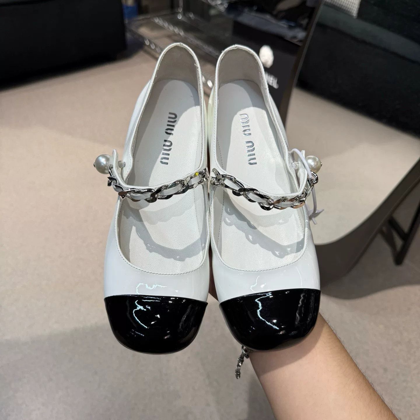 Miu Miu Miu Miu Casual Lowtop Sneakers 37 Women Size US 6.5 / IT 36.5 - 8 Thumbnail