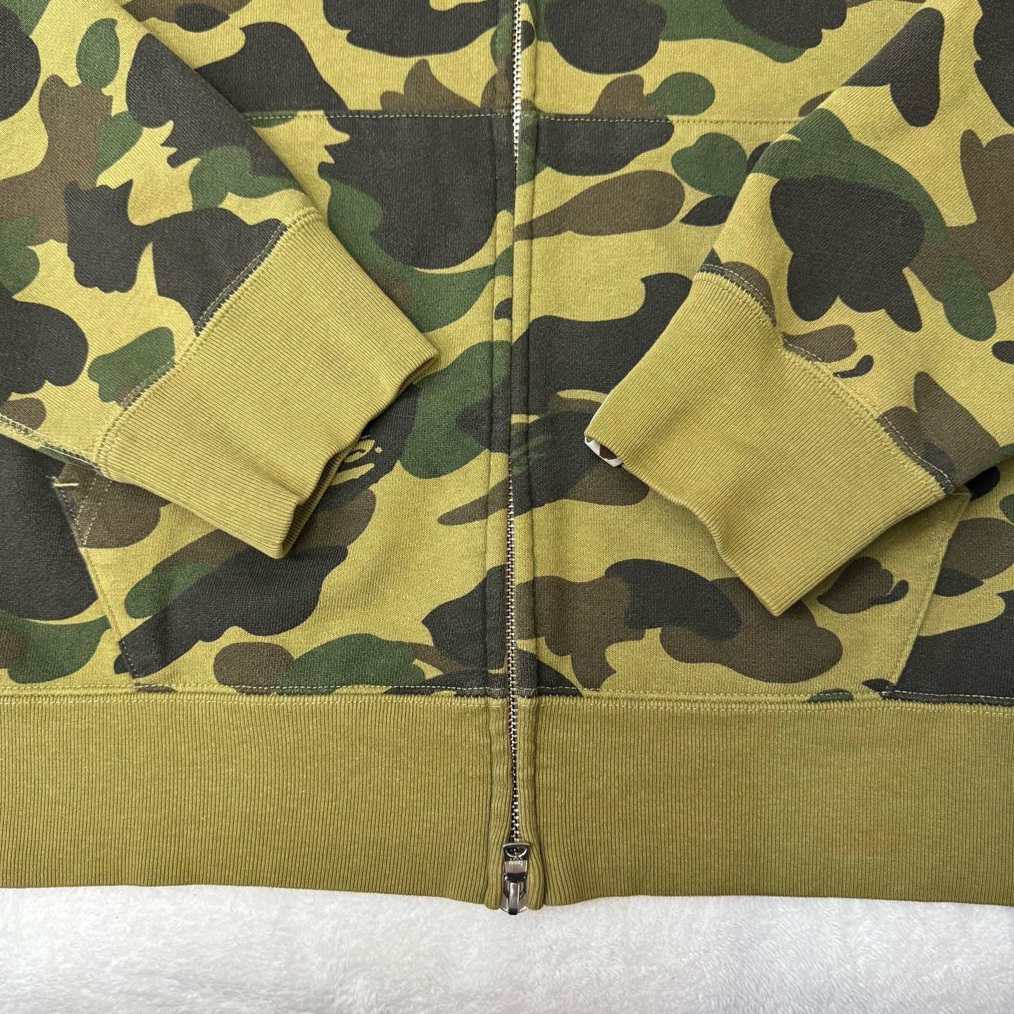 Bape Bape Shark Camo Green Light Jacket XL Men Size US XL / EU 56 / 4 - 2 Thumbnail