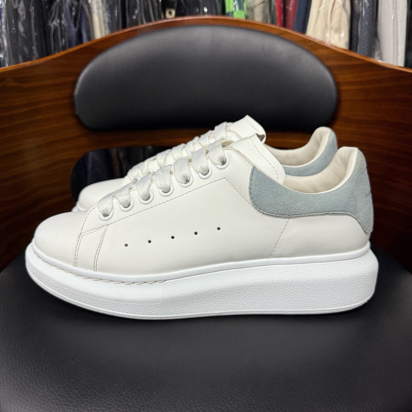 Alexander McQueen Alexander McQueen Blue Lowtop Sneakers 39 Women Size US 8.5 / IT 38.5 - 6 Thumbnail