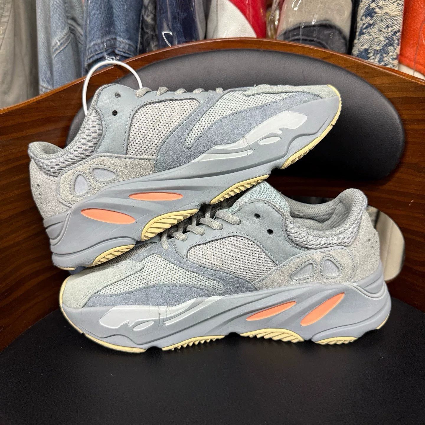 Adidas Adidas YEEZY700 Gray Lowtop Sneakers 39 Men Size US 6.5 / EU 39-40 - 7 Thumbnail