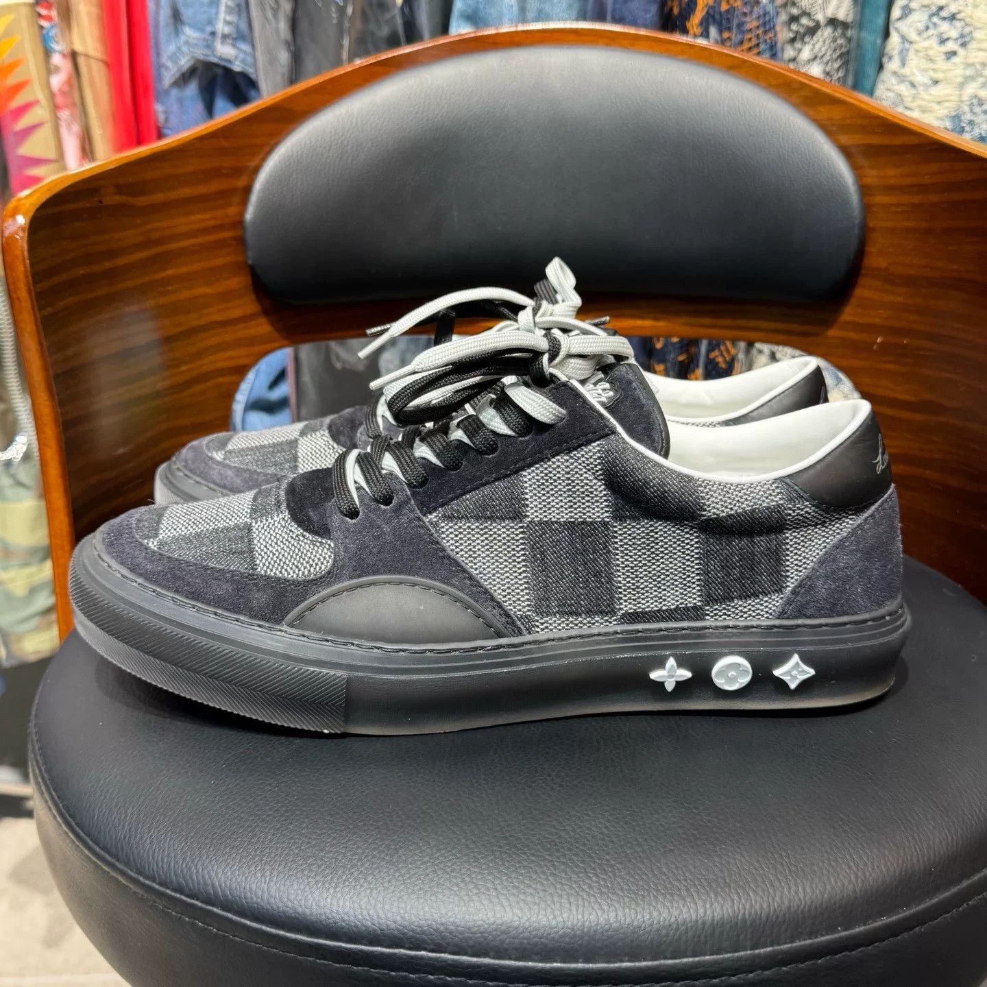 Louis Vuitton Louis Vuitton Checkered Black Lowtop Sneakers 42 Men Size US 9 / EU 42 - 6 Thumbnail