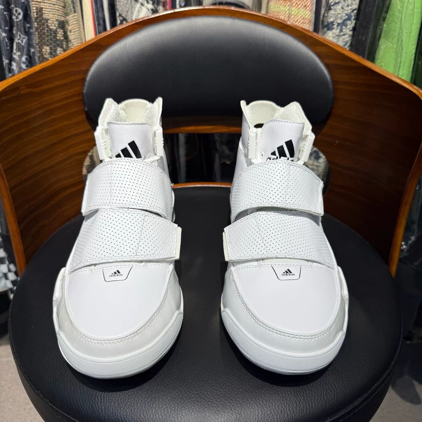 Adidas Adidas Basketball White Lowtop Sneakers 42 Men Size US 9 / EU 42 - 2 Thumbnail