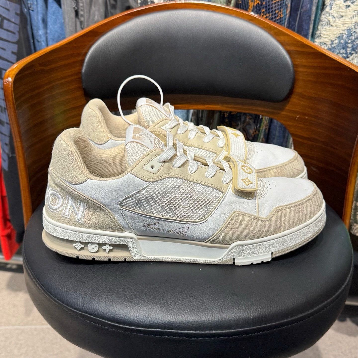 Louis Vuitton Louis Vuitton Training Beige Lowtop Sneakers 44 Men Size US 10.5 / EU 43-44 - 4 Thumbnail