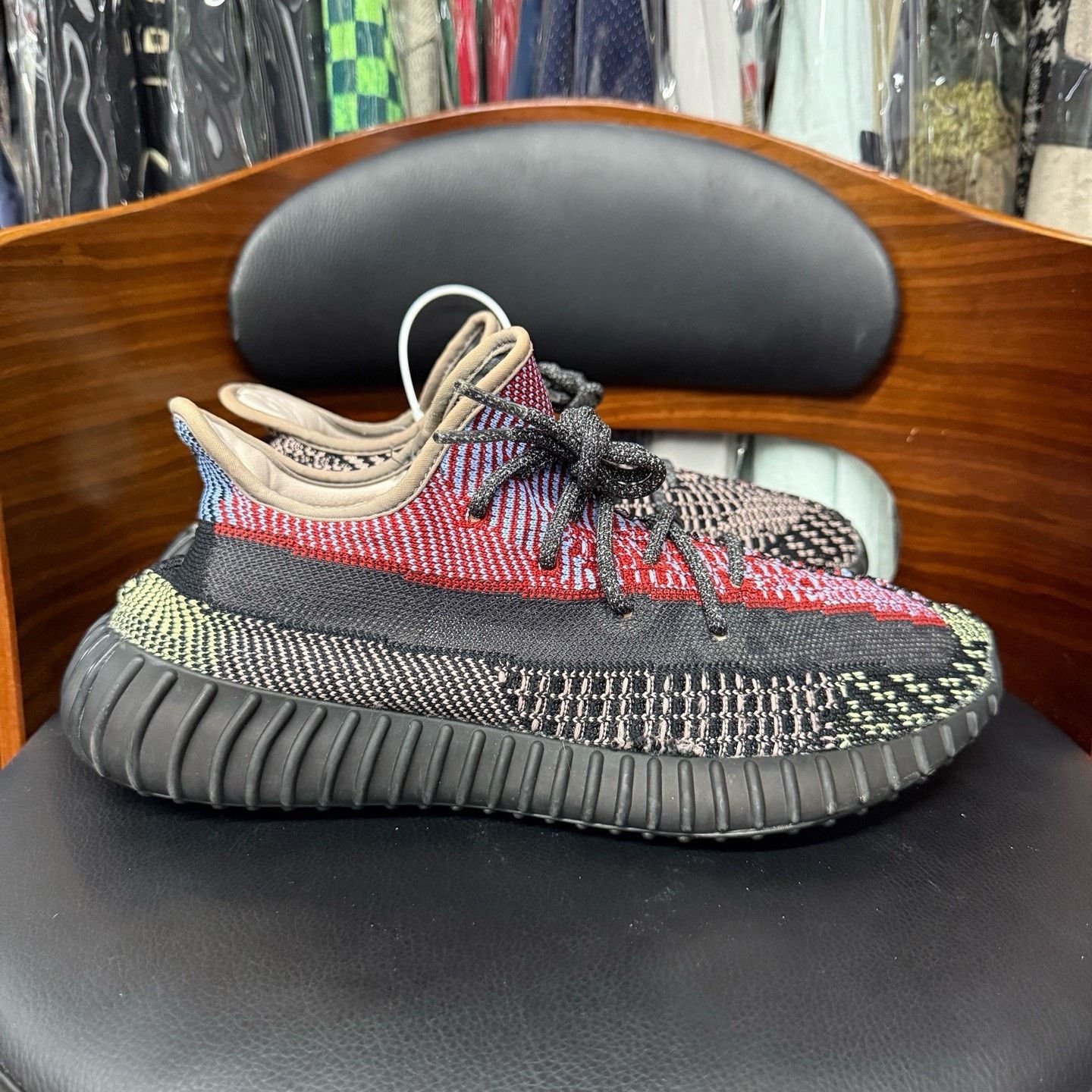 Adidas Adidas YEEZY350 Black Lowtop Sneakers 44 Men Size US 10.5 / EU 43-44 - 4 Thumbnail