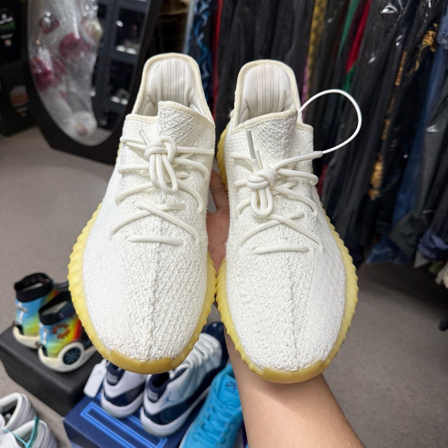 Adidas Adidas YEEZY350 White Lowtop Sneakers 44.5 Men Size US 11 / EU 44 - 5 Thumbnail