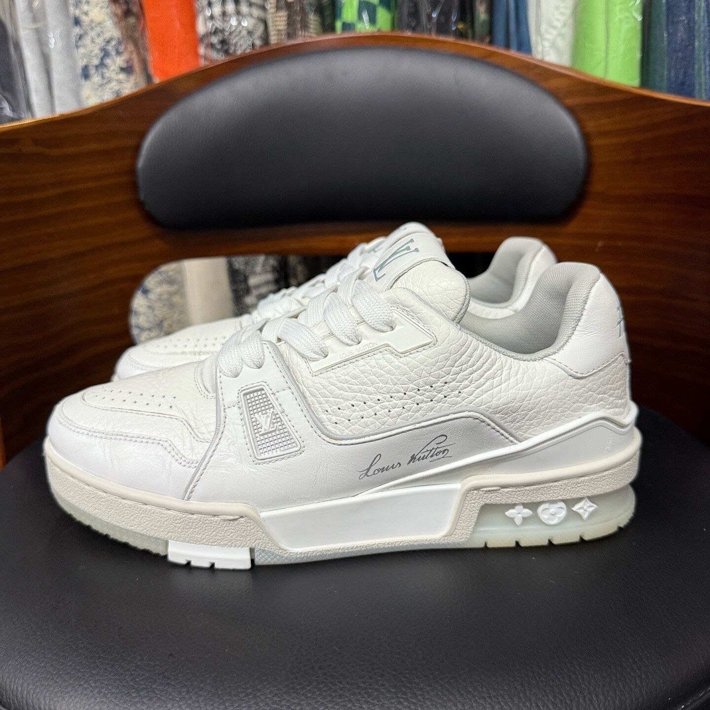 Louis Vuitton Louis Vuitton Training White Lowtop Sneakers 37 Women Size US 6.5 / IT 36.5 - 5 Thumbnail
