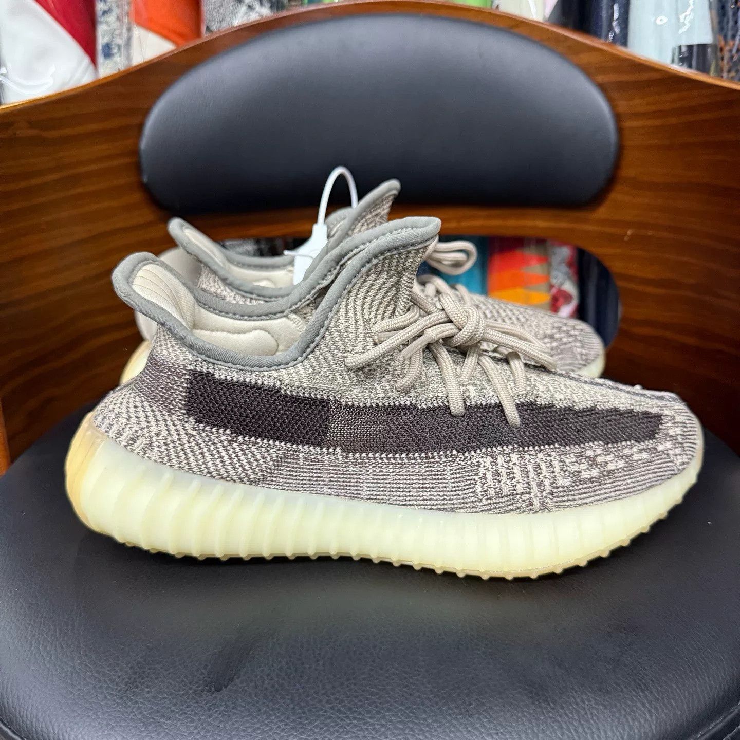 Adidas Adidas YEEZY350 Gray Lowtop Sneakers 38 Men Size US 6 / EU 39 - 4 Thumbnail