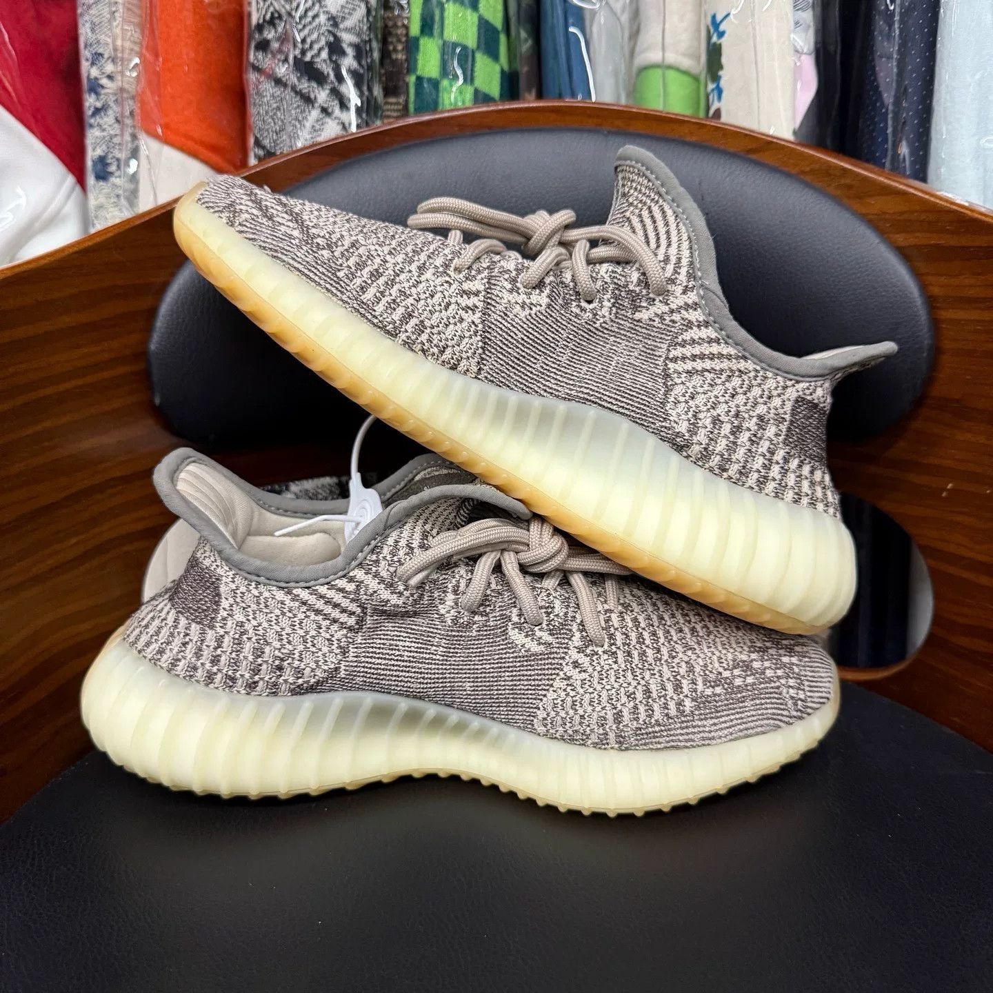 Adidas Adidas YEEZY350 Gray Lowtop Sneakers 38 Men Size US 6 / EU 39 - 7 Thumbnail