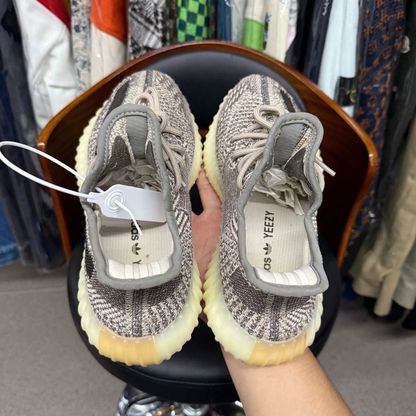 Adidas Adidas YEEZY350 Gray Lowtop Sneakers 38 Men Size US 6 / EU 39 - 8 Thumbnail