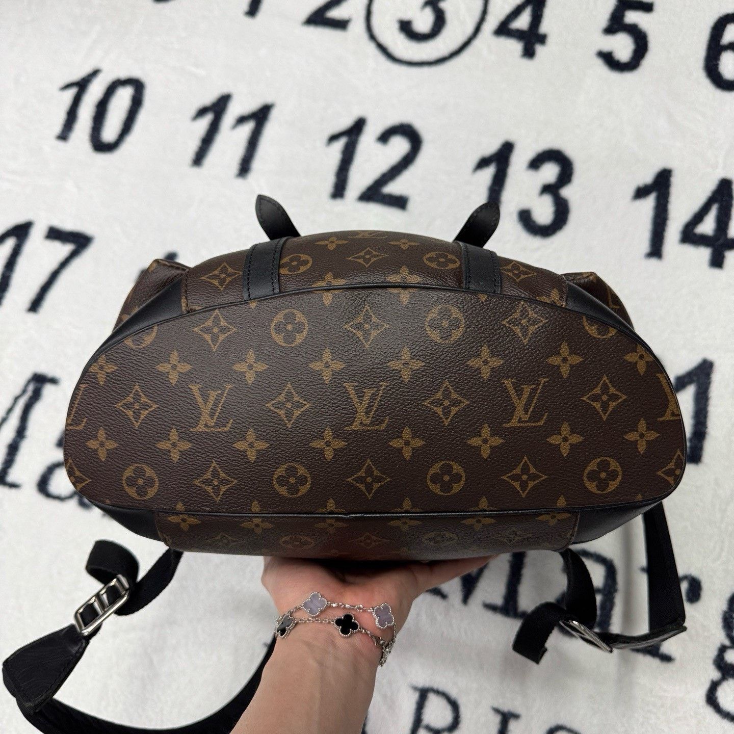 Louis Vuitton Louis Vuitton Backpack 44 Women Size ONE SIZE - 5 Thumbnail