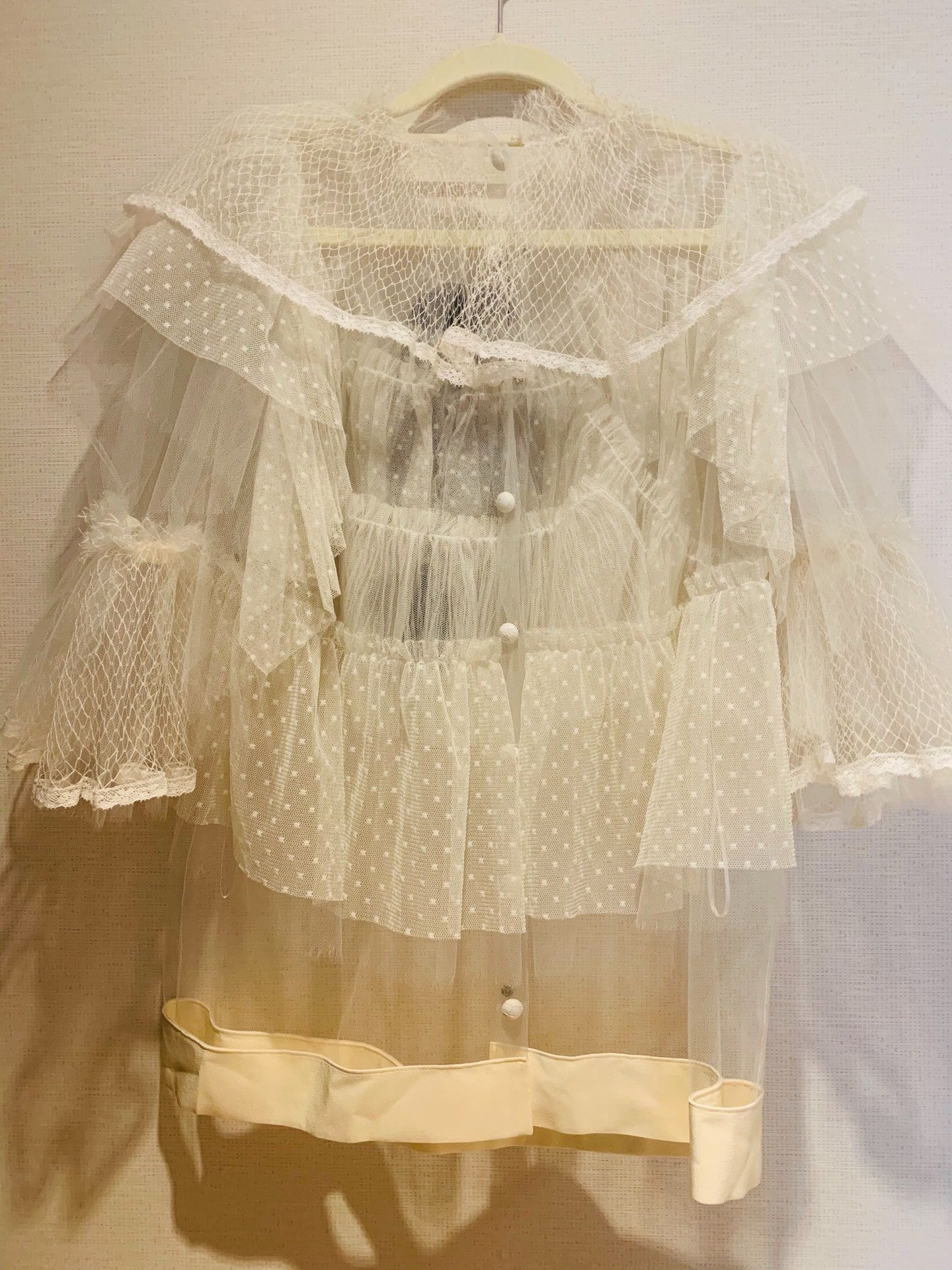 Dolce & Gabbana DG Lace Ruffle Top Size XS / US 0-2 / IT 36-38 - 2 Thumbnail