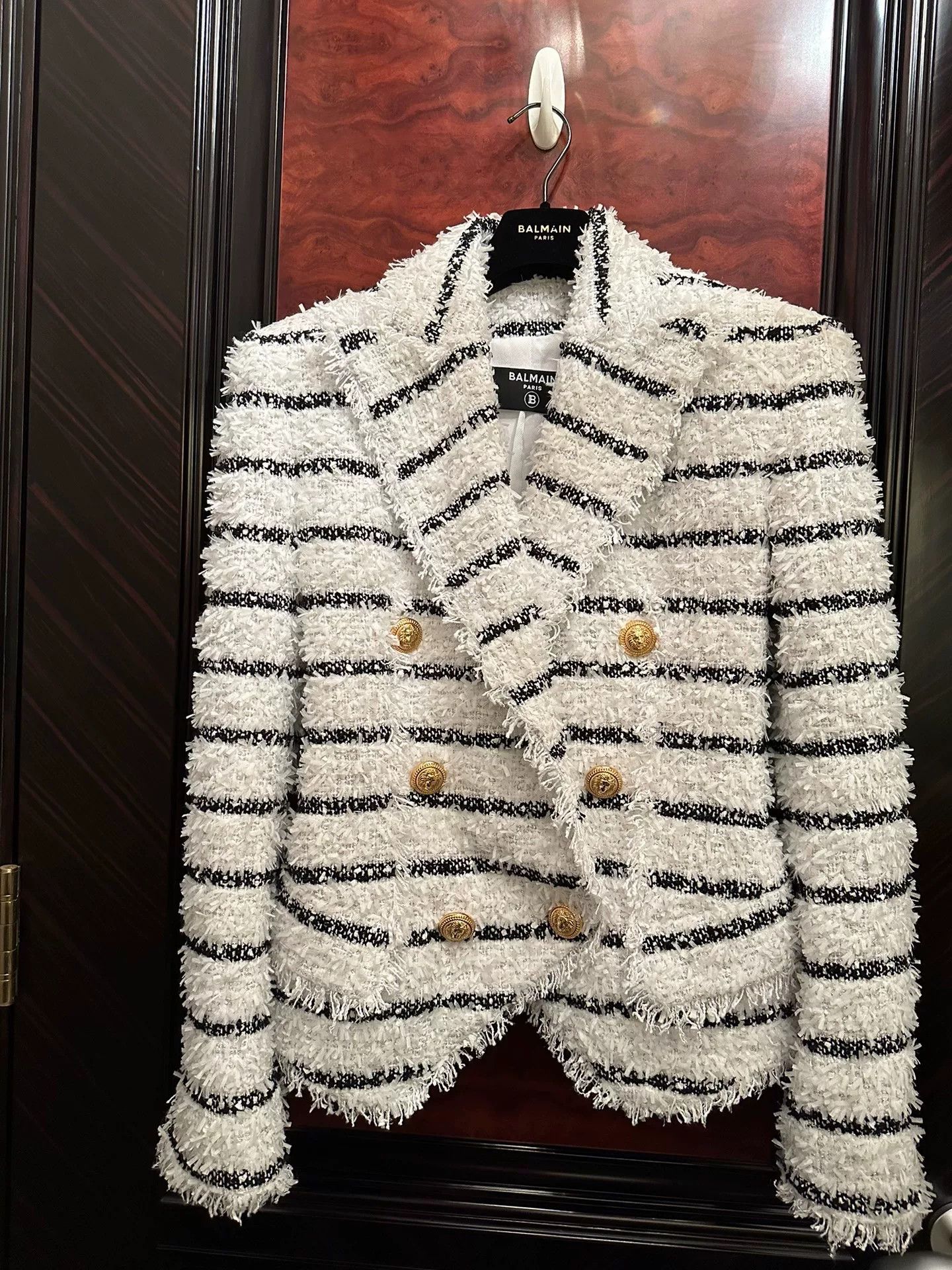 Balmain Balmain White Tweed Gold Button Blazer Size XS / US 0-2 / IT 36-38 - 2 Thumbnail