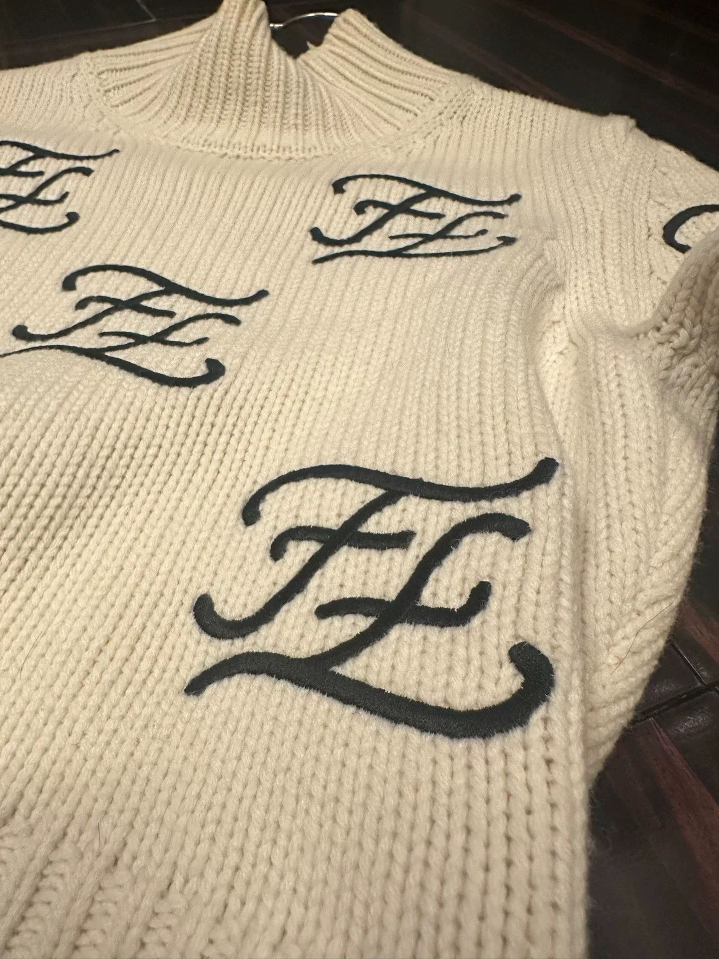 Fendi Fendi Runway Sweater Size XS / US 0-2 / IT 36-38 - 3 Thumbnail