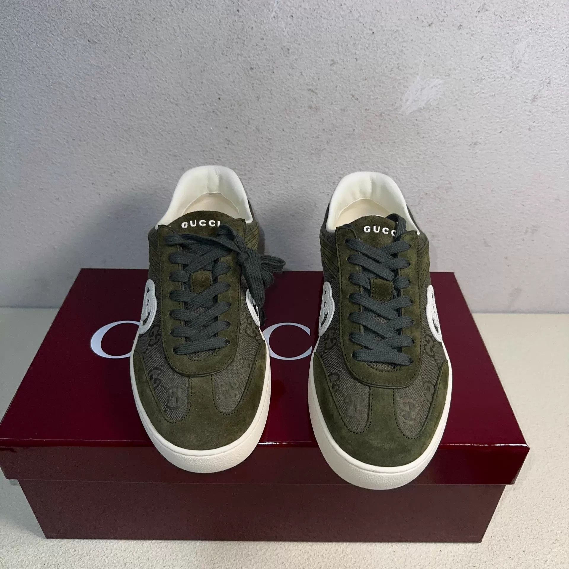 Gucci Green Low-Top Sneakers with Logo Design Size US 8 / EU 41 - 2 Thumbnail