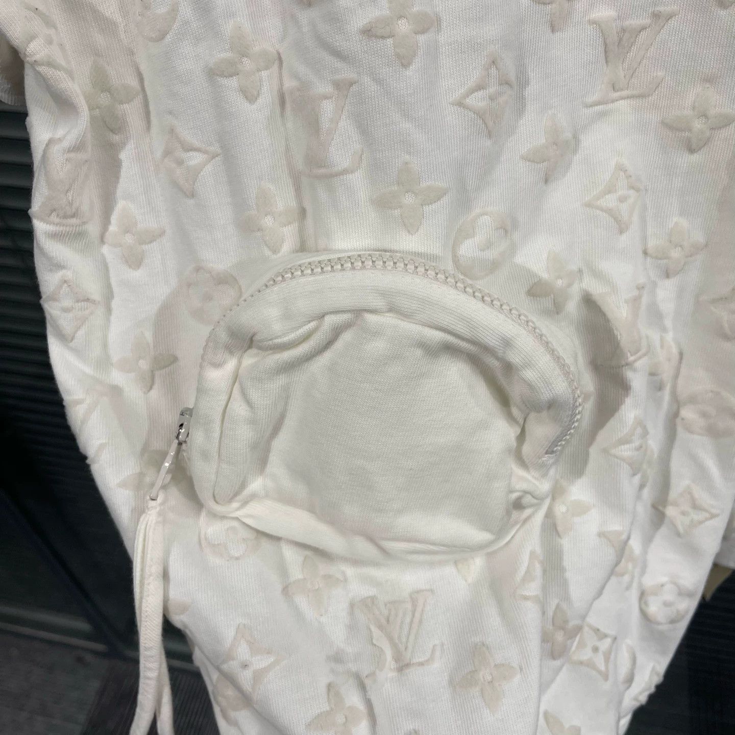 Louis Vuitton White Textured Short Sleeve Shirt with Pocket Size US S / EU 44-46 / 1 - 5 Thumbnail