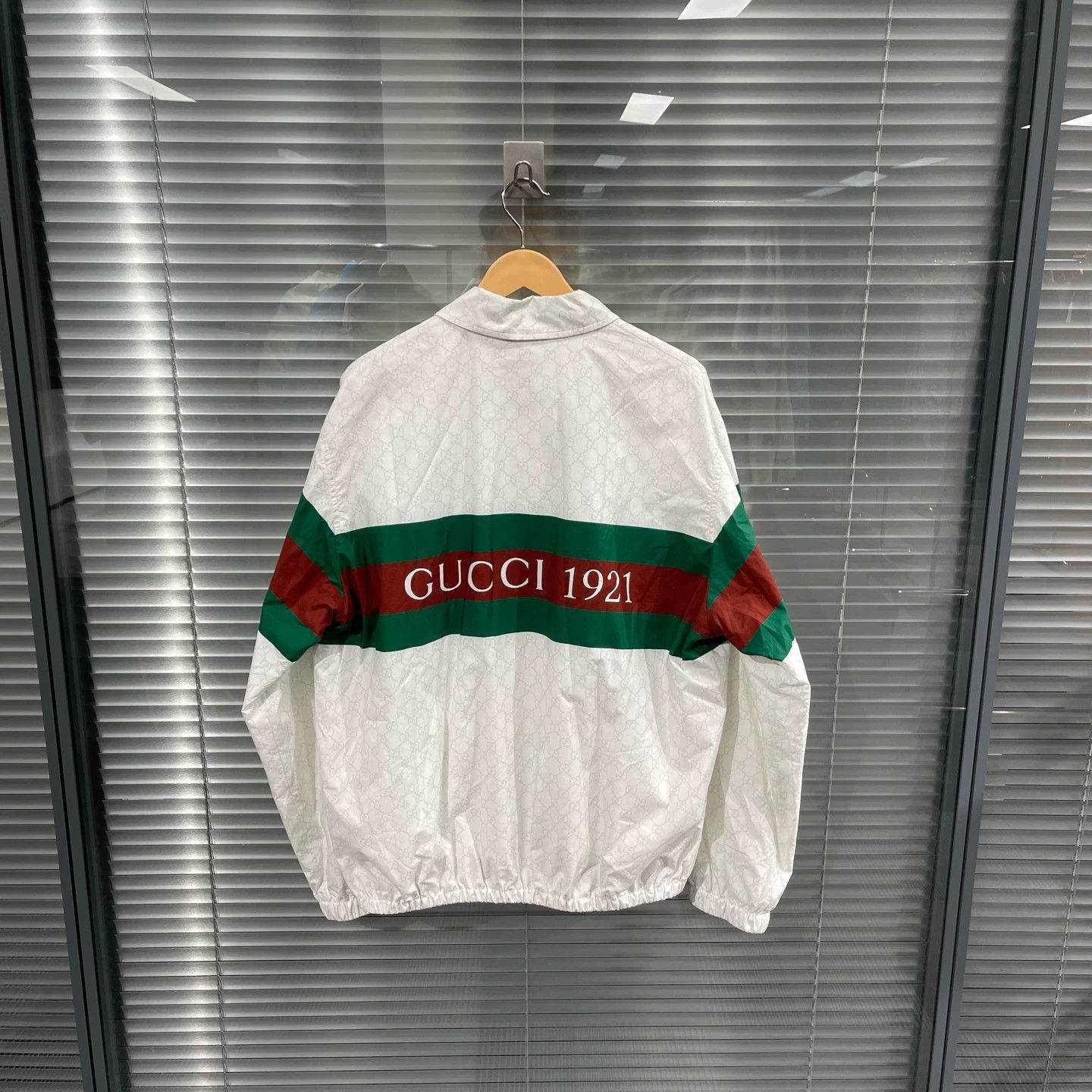 Gucci White Light Jacket with Green and Red Stripes Size US S / EU 44-46 / 1 - 2 Thumbnail