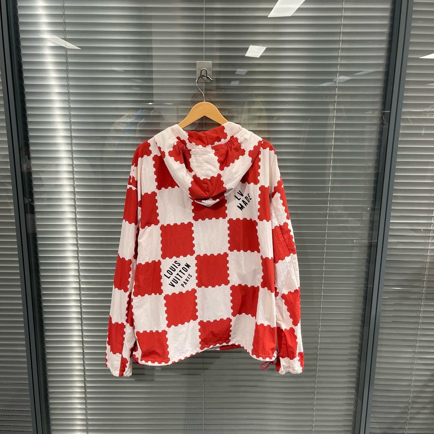 Louis Vuitton Red and White Checkered Hooded Long Sleeve Top Size US M / EU 48-50 / 2 - 2 Thumbnail
