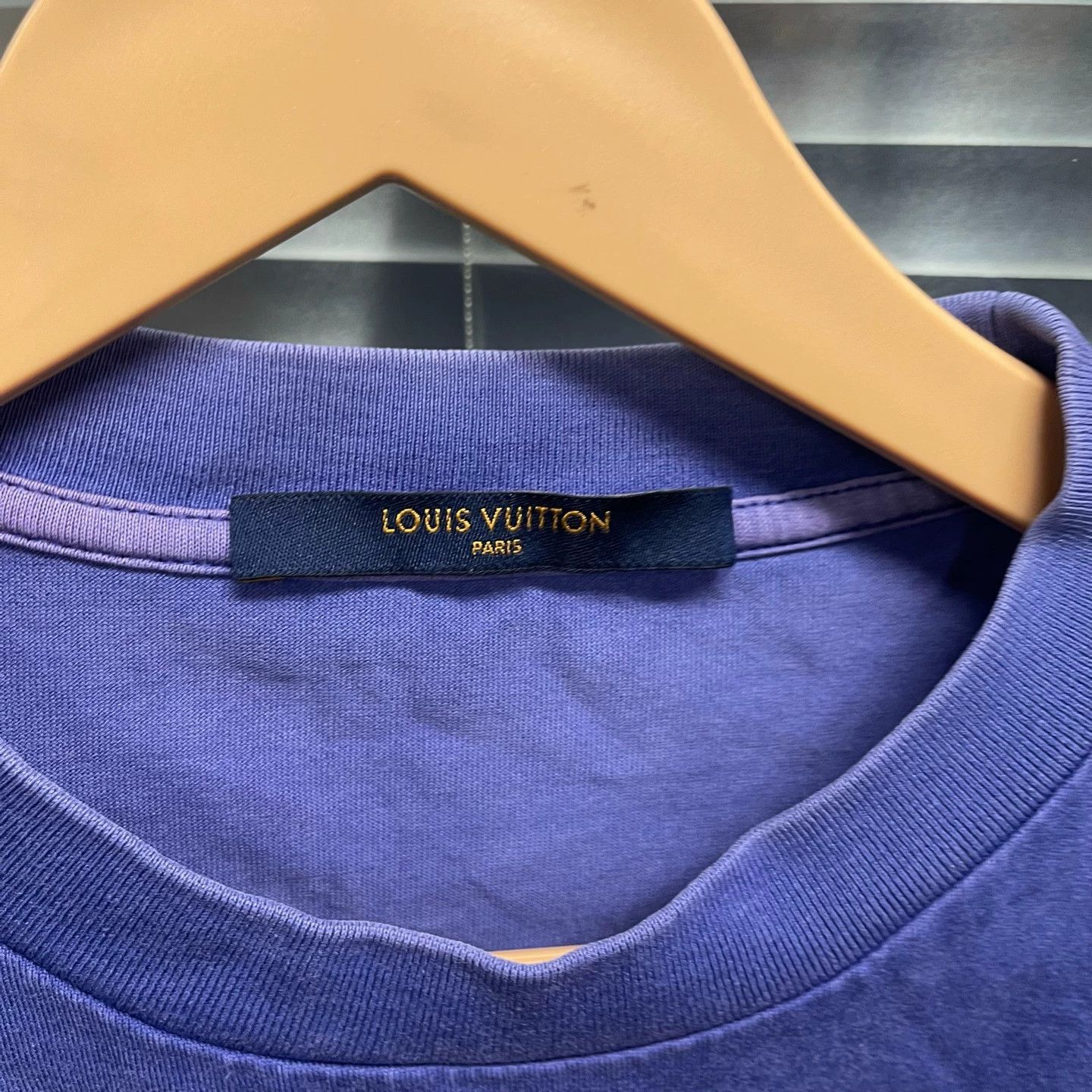 Louis Vuitton Purple Gradient Pattern Short-Sleeve T-Shirt Size US S / EU 44-46 / 1 - 3 Thumbnail