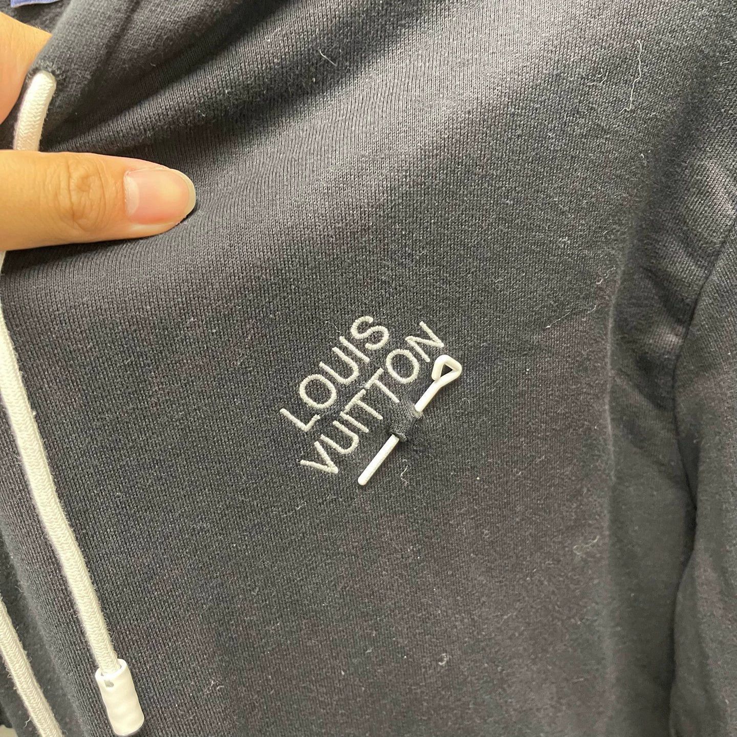 Louis Vuitton Black Hoodie with Drawstring and Front Pocket Size US XL / EU 56 / 4 - 4 Thumbnail