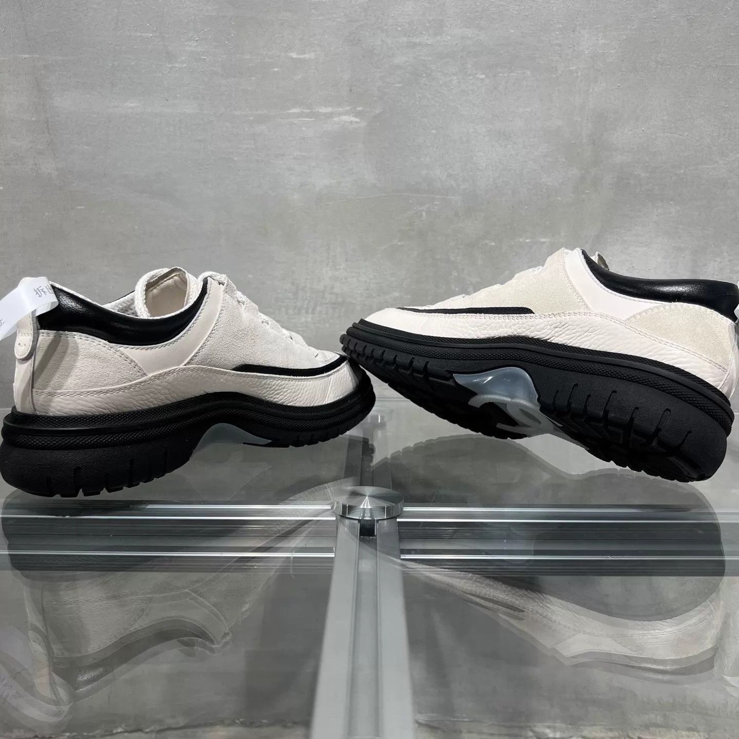 Chanel White Quilted Low-Top Sneakers Size US 8.5 / EU 41-42 - 5 Thumbnail