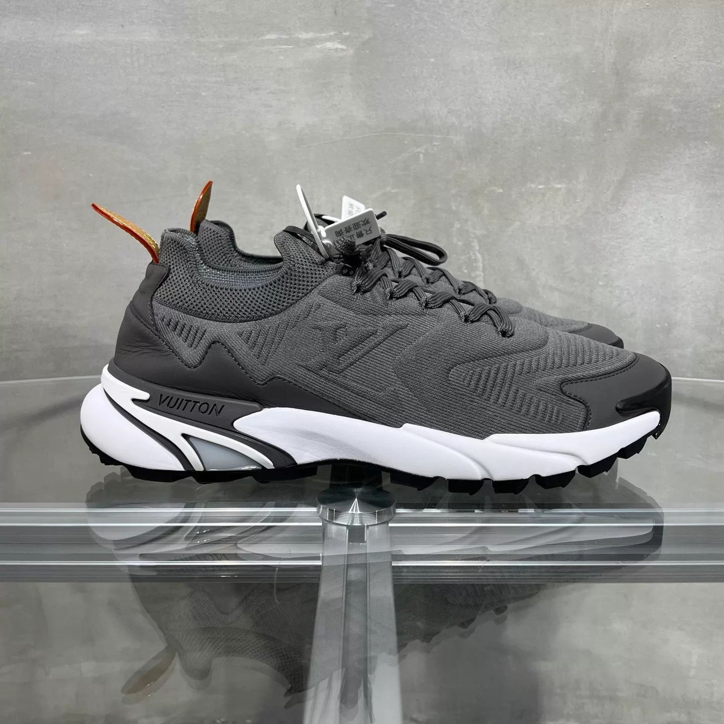 Louis Vuitton Gray Lowtop Sneakers Size 9 Size US 9 / EU 42 - 4 Thumbnail