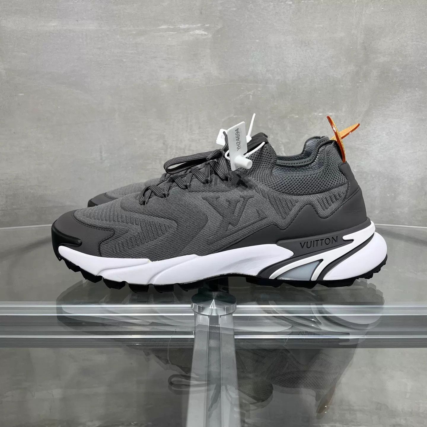 Louis Vuitton Gray Lowtop Sneakers Size 9 Size US 9 / EU 42 - 3 Thumbnail