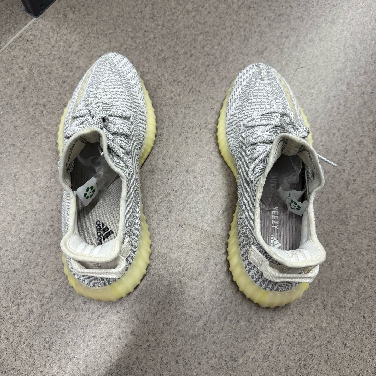 Adidas Adidas YEEZY350 White Lowtop Sneakers 44.5 Men Size US 11 / EU 44 - 8 Thumbnail