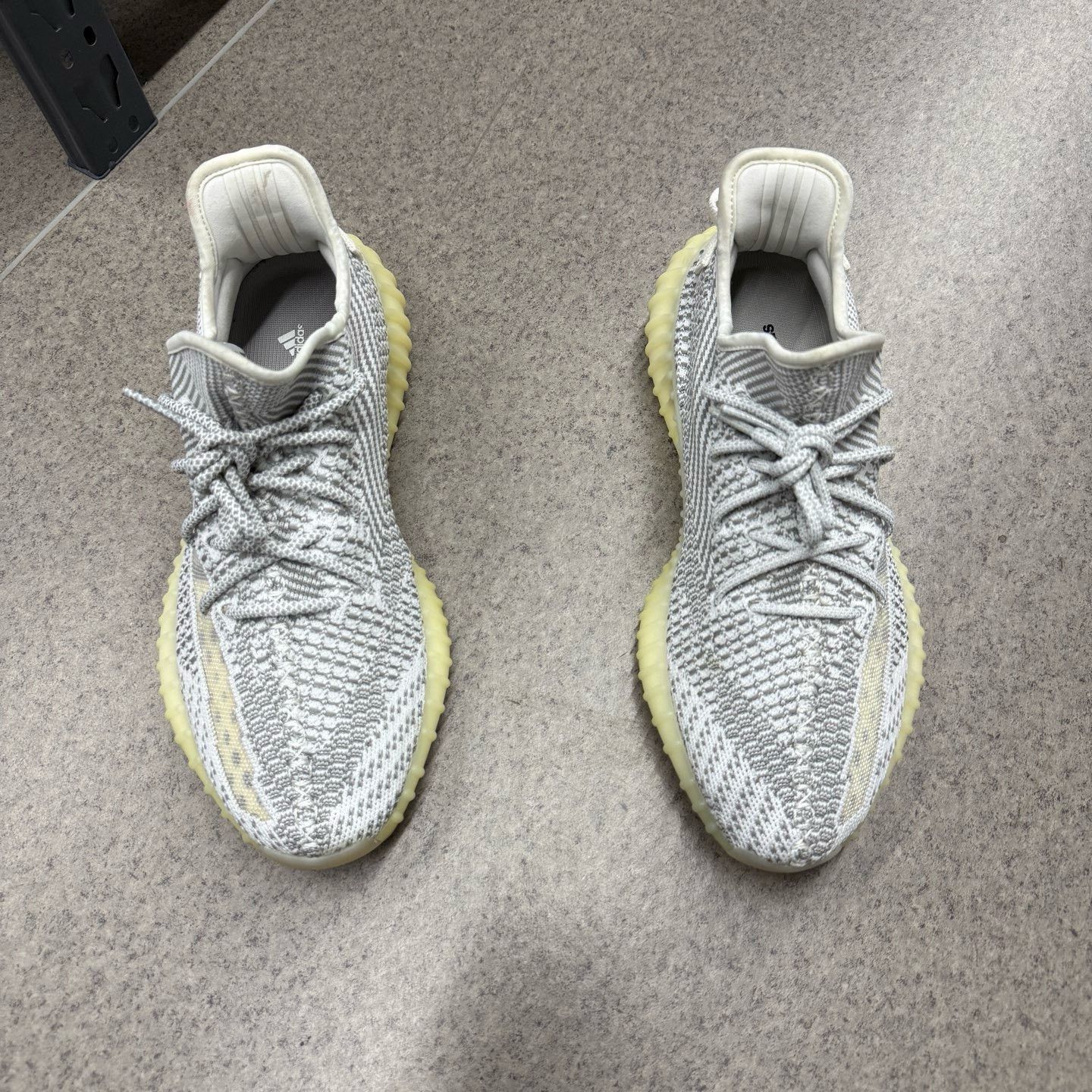 Adidas Adidas YEEZY350 White Lowtop Sneakers 44.5 Men Size US 11 / EU 44 - 5 Thumbnail