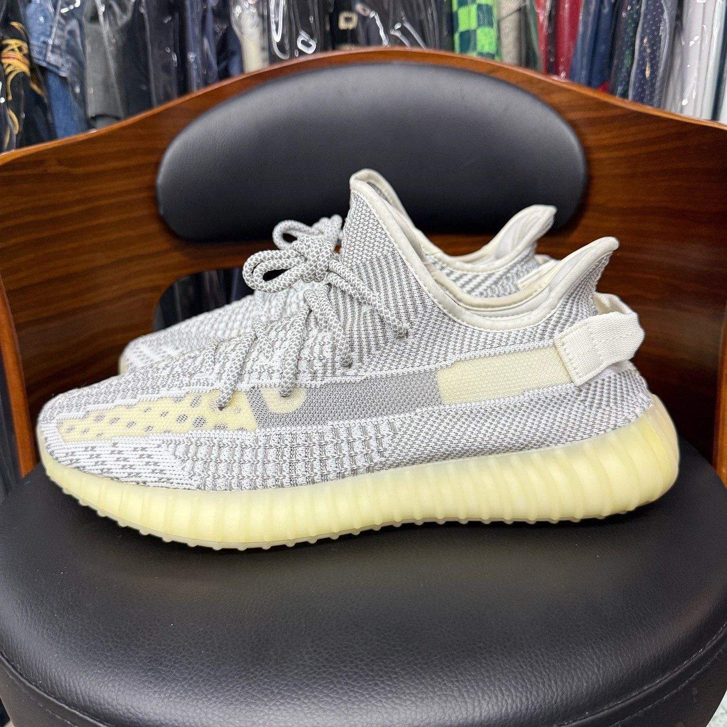 Adidas Adidas YEEZY350 White Lowtop Sneakers 44.5 Men Size US 11 / EU 44 - 6 Thumbnail