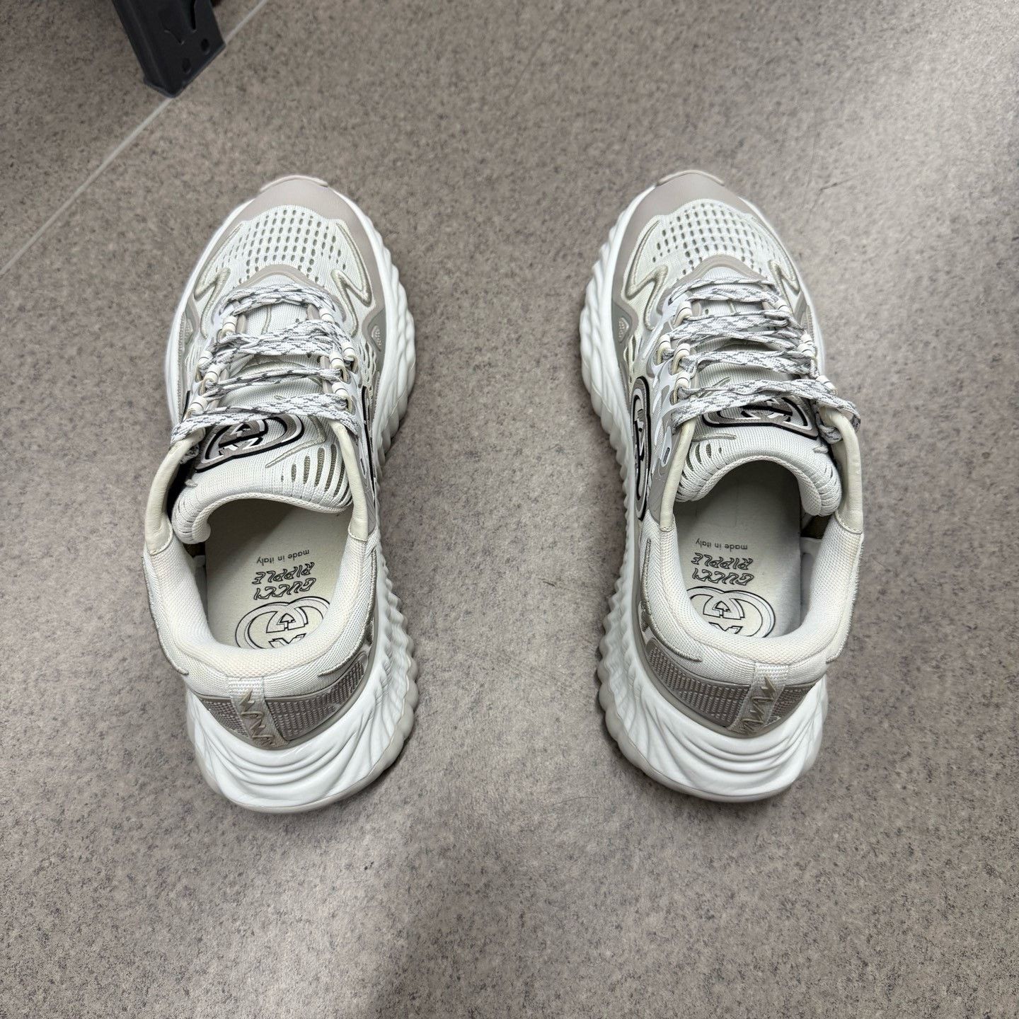 Gucci Gucci White Lowtop Sneakers 9 Women Size US 9 / IT 39 - 8 Thumbnail