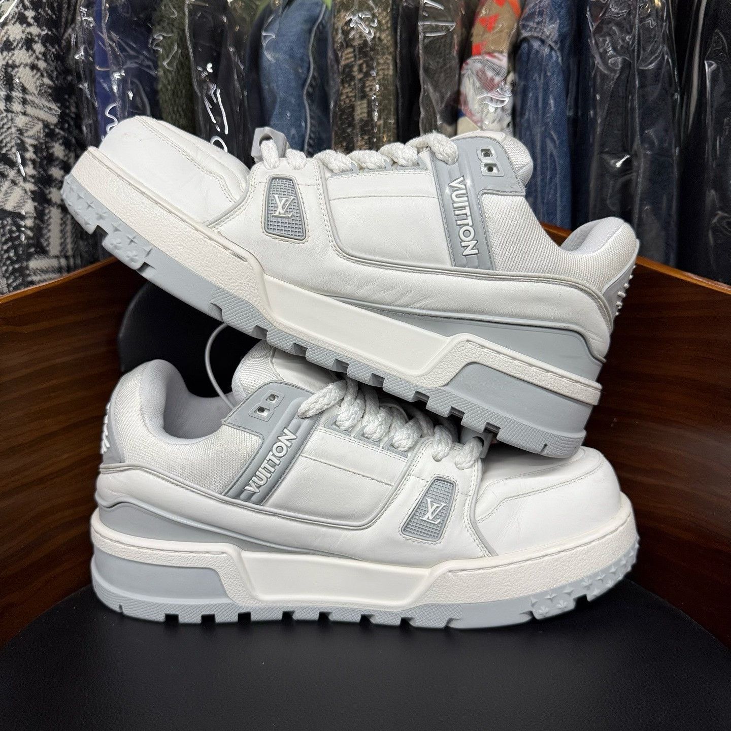 Louis Vuitton Louis Vuitton Training White Lowtop Sneakers 43 Men Size US 10 / EU 43 - 7 Thumbnail