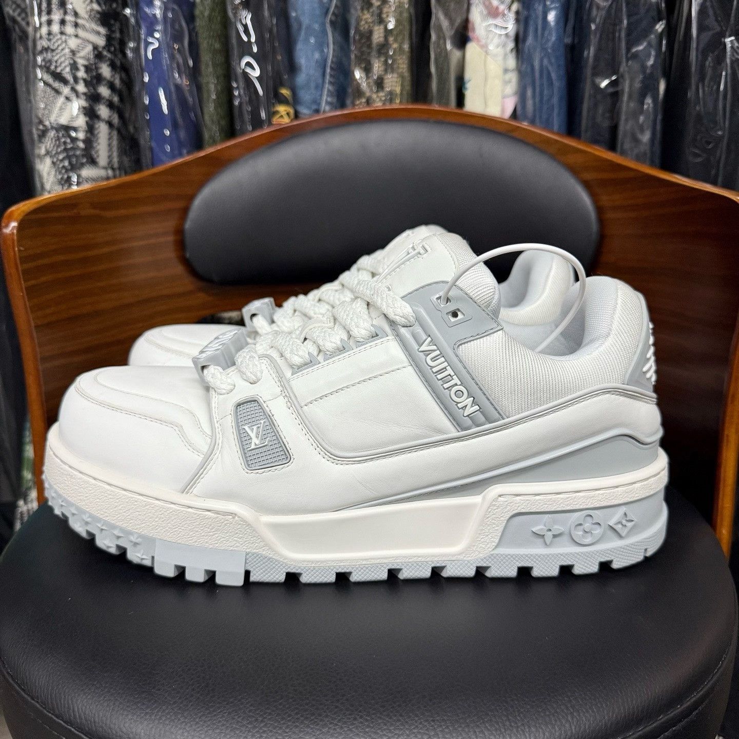 Louis Vuitton Louis Vuitton Training White Lowtop Sneakers 43 Men Size US 10 / EU 43 - 6 Thumbnail