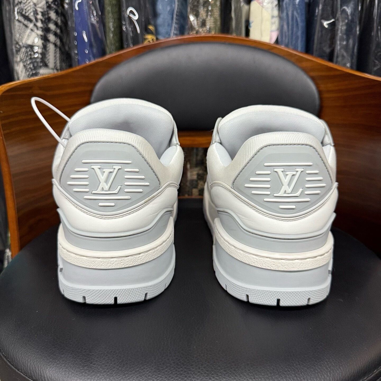 Louis Vuitton Louis Vuitton Training White Lowtop Sneakers 43 Men Size US 10 / EU 43 - 3 Thumbnail