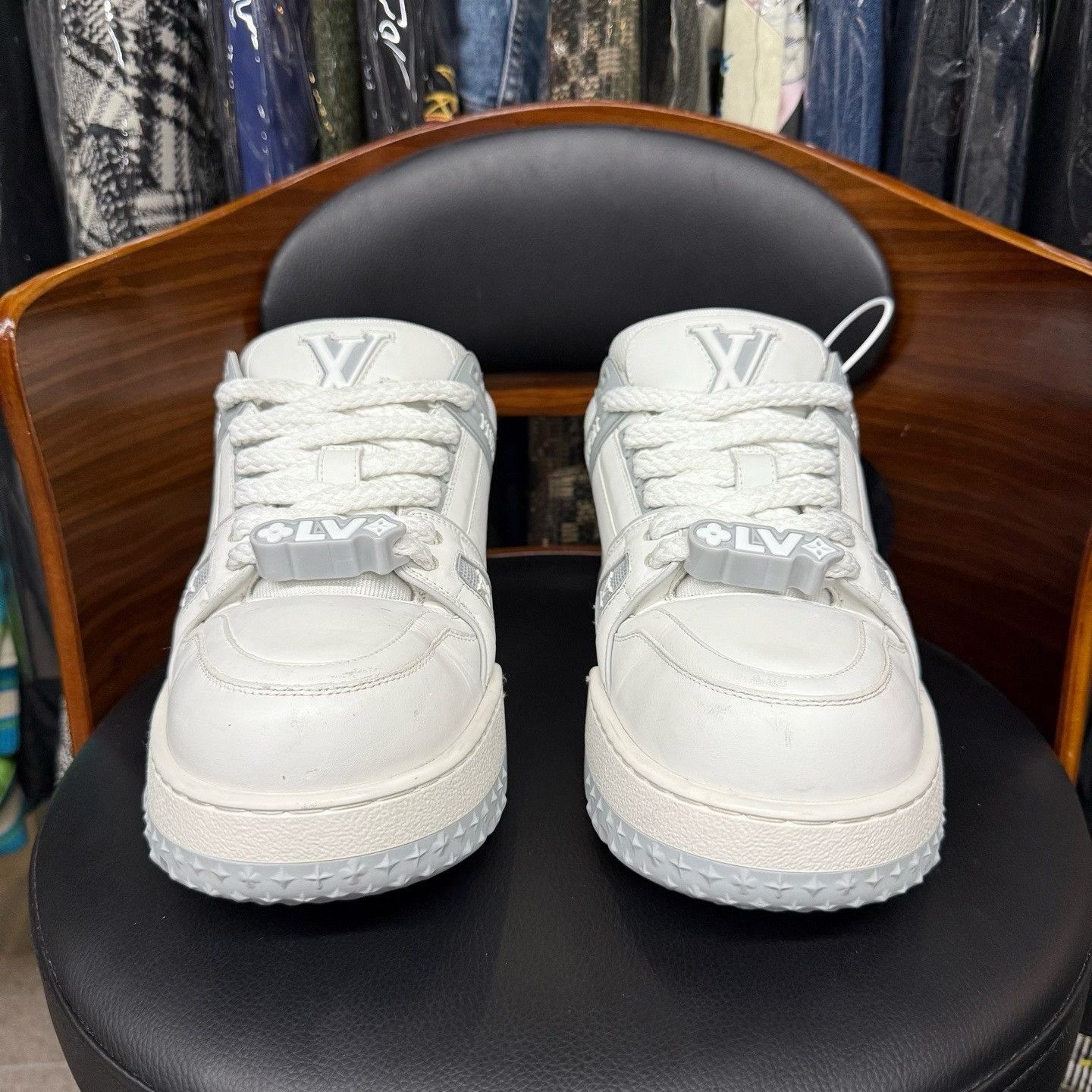 Louis Vuitton Louis Vuitton Training White Lowtop Sneakers 43 Men Size US 10 / EU 43 - 2 Thumbnail